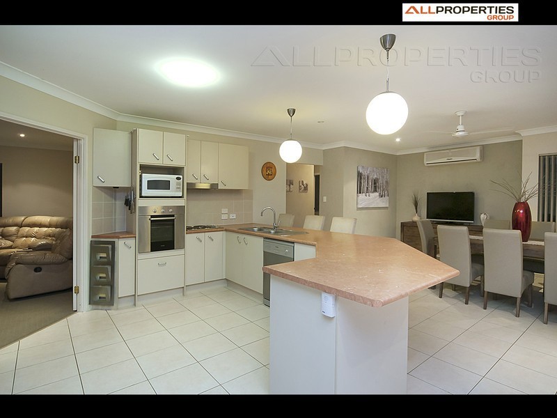 8 St Ives Cl, Drewvale QLD 4116