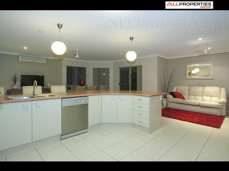 8 St Ives Cl, Drewvale QLD 4116