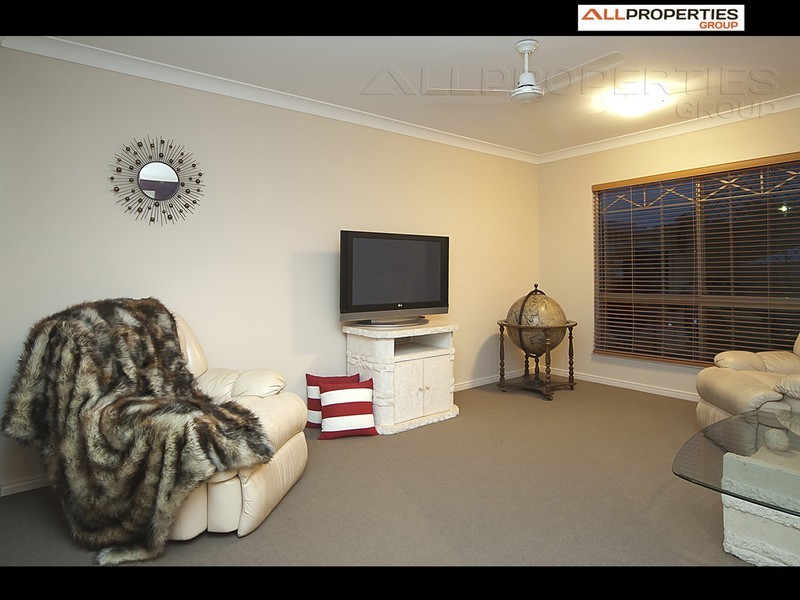 8 St Ives Cl, Drewvale QLD 4116