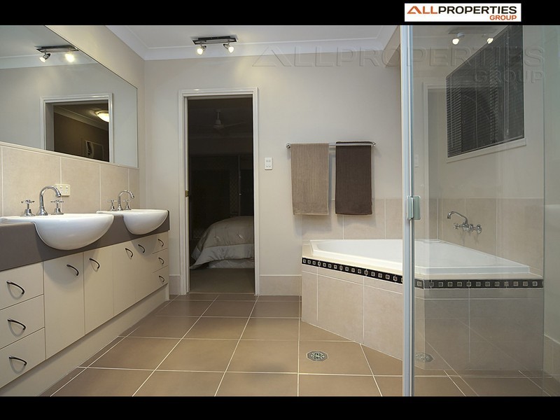 8 St Ives Cl, Drewvale QLD 4116