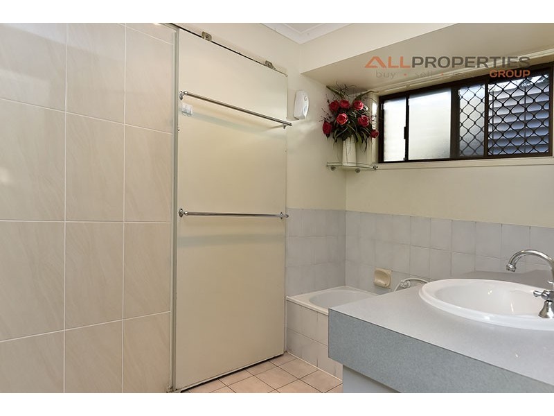 311 Blunder Rd, Durack QLD 4077