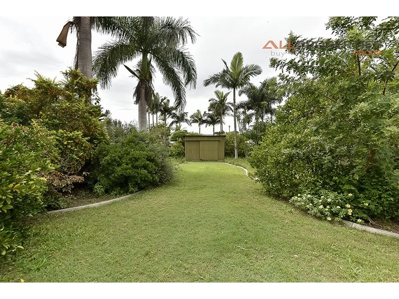 2 Cosway St, Hillcrest QLD 4118