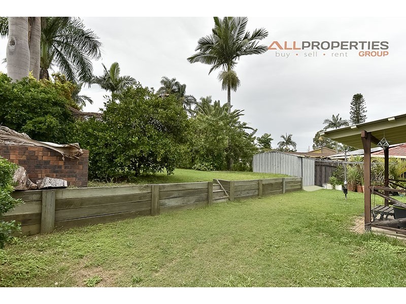 2 Cosway St, Hillcrest QLD 4118