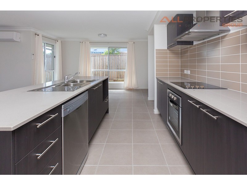 64 The Avenue, Heathwood QLD 4110