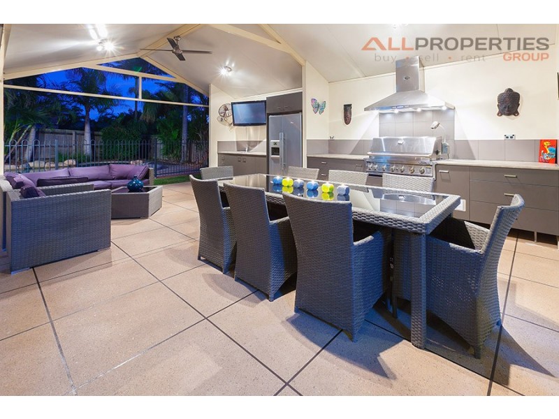 11 Branxton Place, Parkinson QLD 4115
