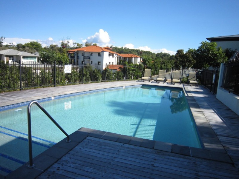 124 North Hill Drive, Robina QLD 4226