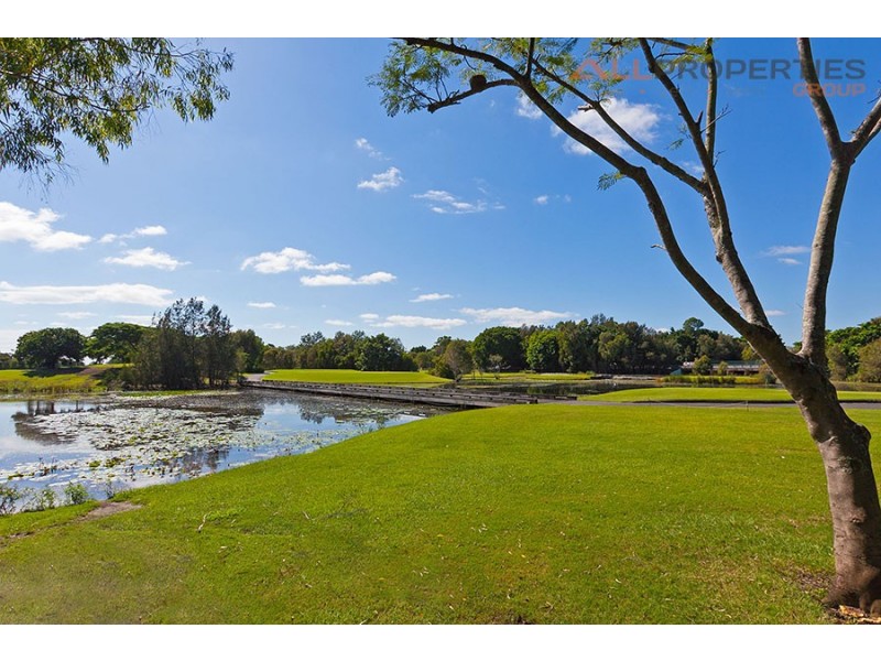 124 North Hill Drive, Robina QLD 4226