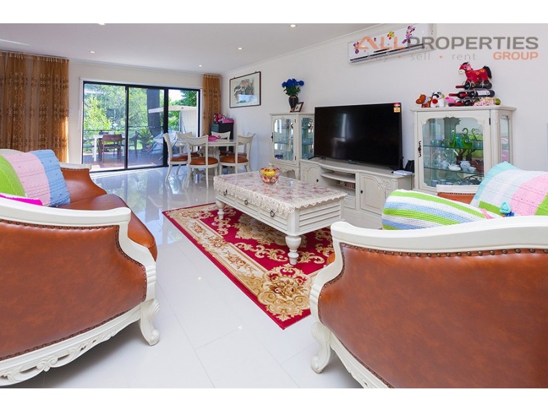 124 North Hill Drive, Robina QLD 4226