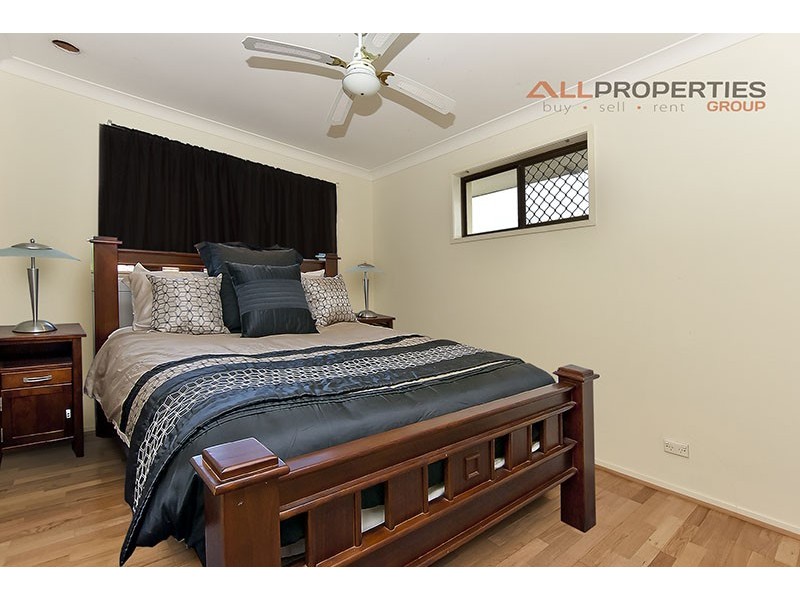 4 Orlando Cres, Springwood QLD 4127