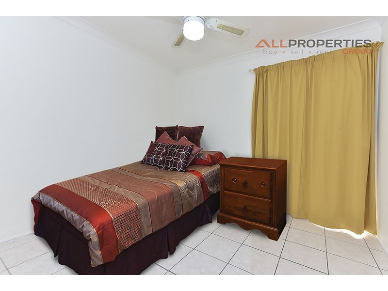 5 Learmonth Court, Hillcrest QLD 4118