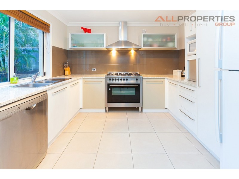 6 Woollahra Place, Forest Lake QLD 4078