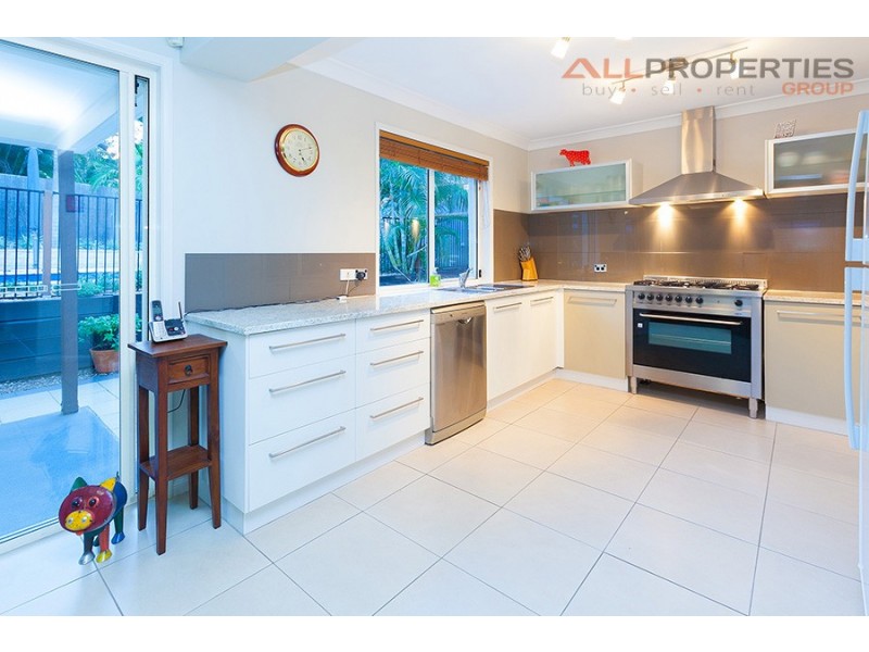 6 Woollahra Place, Forest Lake QLD 4078