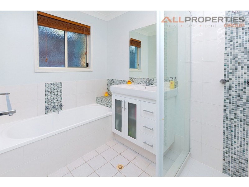 6 Woollahra Place, Forest Lake QLD 4078