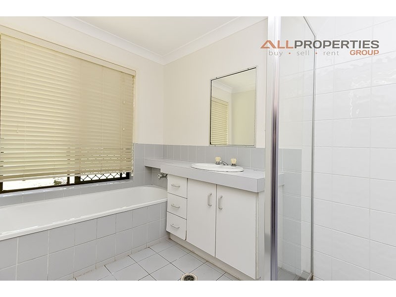 30 EMERALD DRIVE, Regents Park QLD 4118