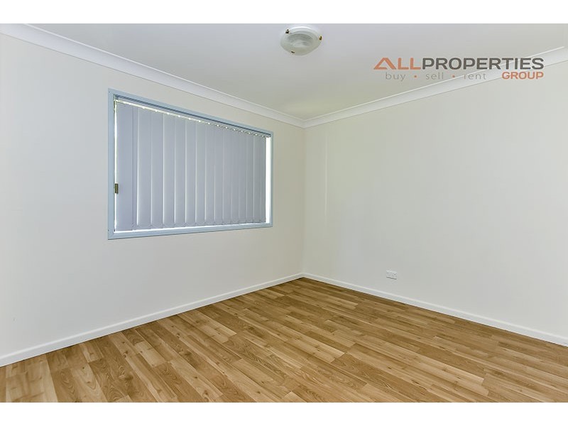 30 EMERALD DRIVE, Regents Park QLD 4118