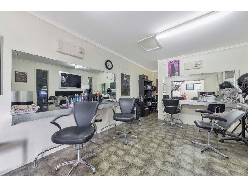 227 Nicklin Way, Warana QLD 4575