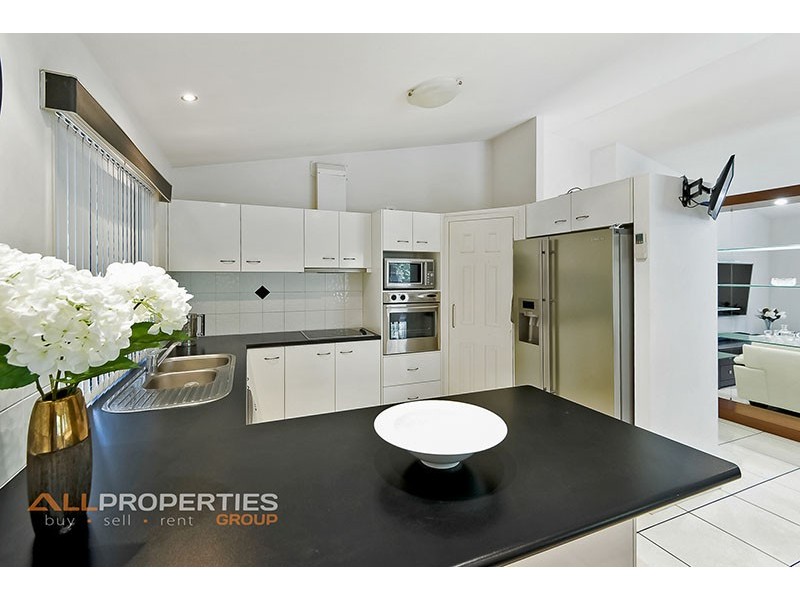 34 Carisbrook Circuit, Forest Lake QLD 4078