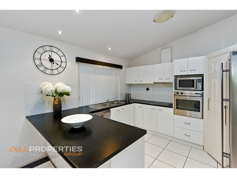 34 Carisbrook Circuit, Forest Lake QLD 4078
