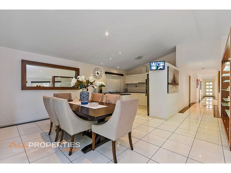 34 Carisbrook Circuit, Forest Lake QLD 4078