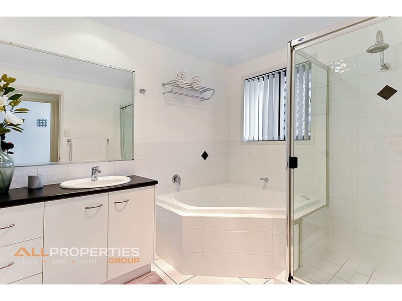 34 Carisbrook Circuit, Forest Lake QLD 4078