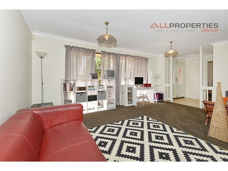 8 Savoy Court, Browns Plains QLD 4118