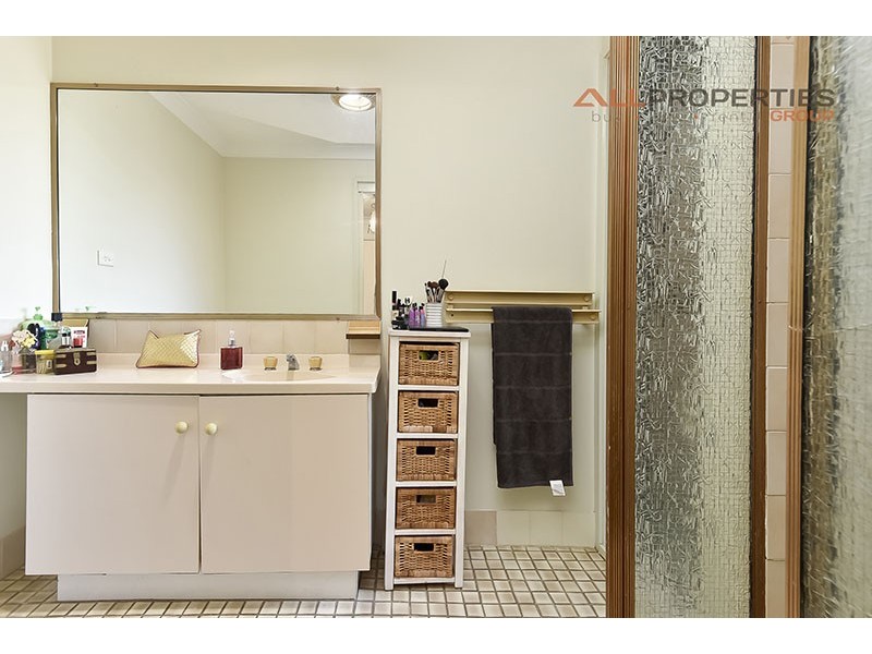 8 Savoy Court, Browns Plains QLD 4118