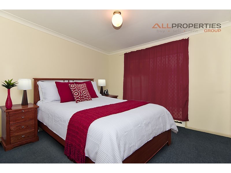 31 Westwood Drive, Hillcrest QLD 4118