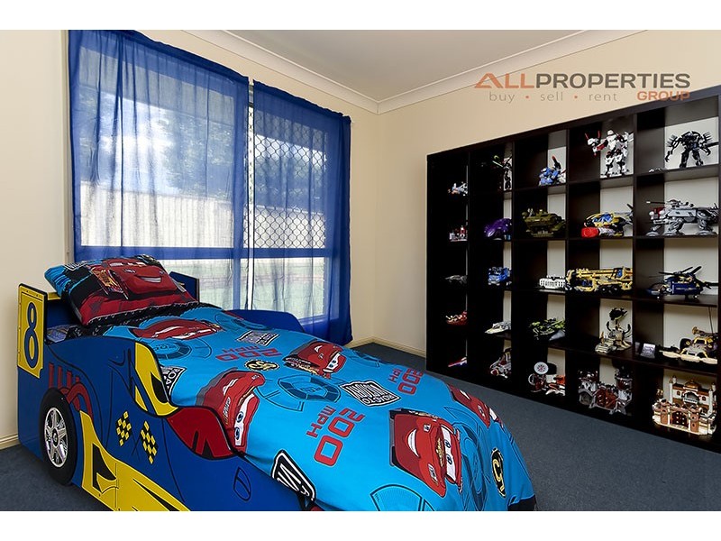 31 Westwood Drive, Hillcrest QLD 4118