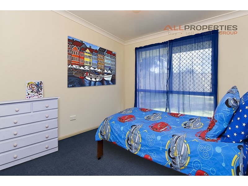 31 Westwood Drive, Hillcrest QLD 4118