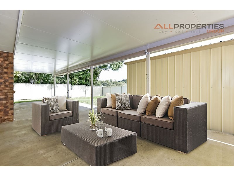 31 Westwood Drive, Hillcrest QLD 4118