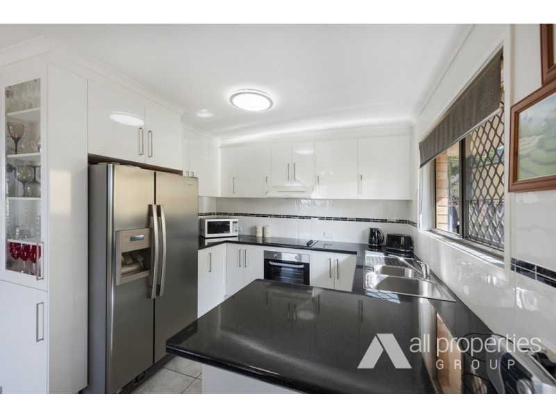 15 COCAS STREET, Regents Park QLD 4118