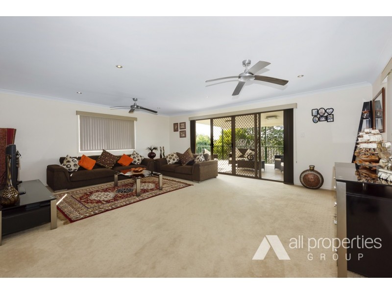 15 COCAS STREET, Regents Park QLD 4118