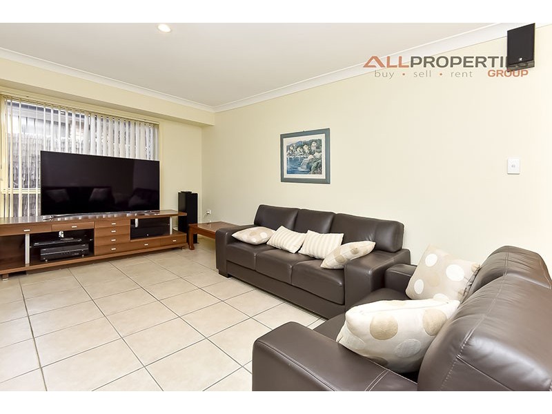 121 Jubilee Ave, Forest Lake QLD 4078