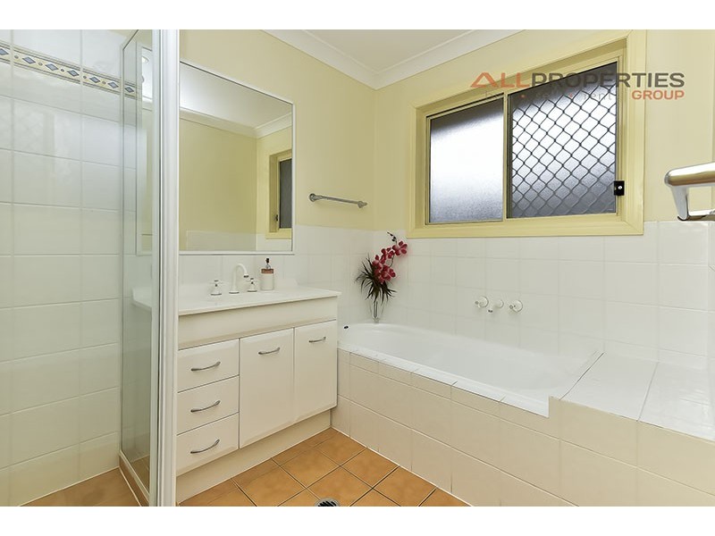 121 Jubilee Ave, Forest Lake QLD 4078