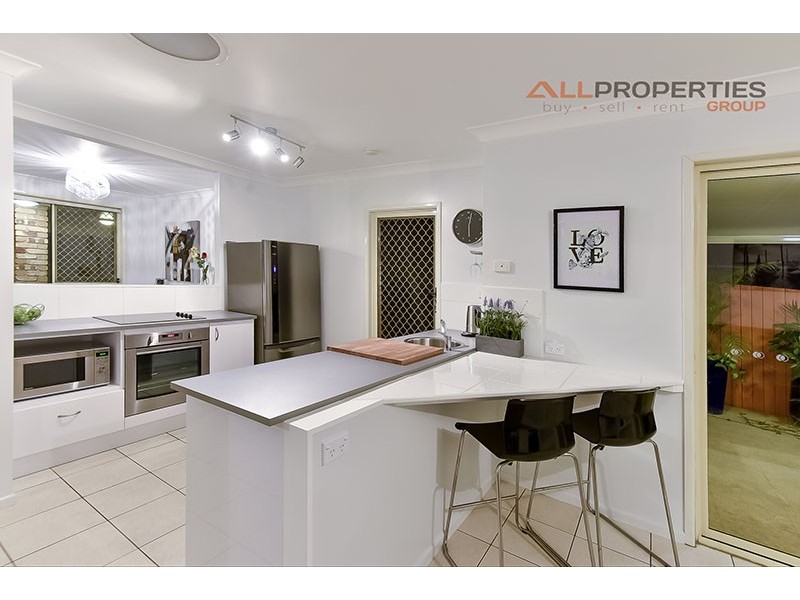 59 Flinders Cr, Forest Lake QLD 4078