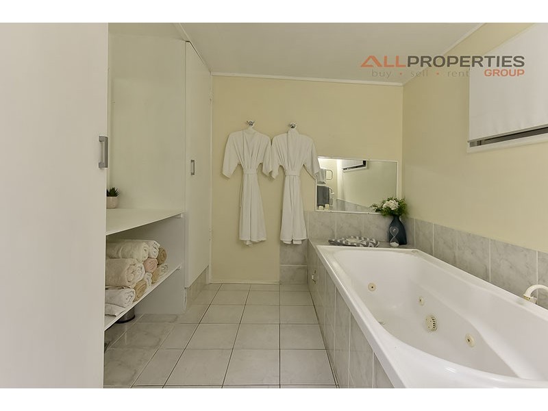 1165 Oxley Road, Oxley QLD 4075