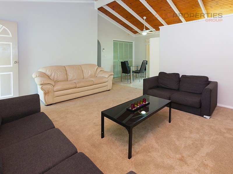 25 Enford Street, Hillcrest QLD 4118