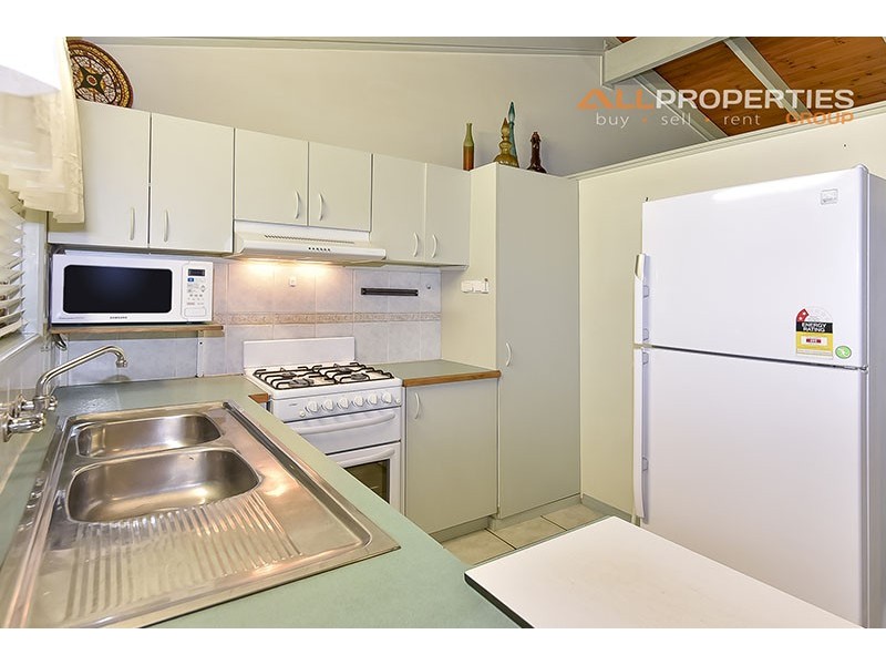 25 Enford Street, Hillcrest QLD 4118