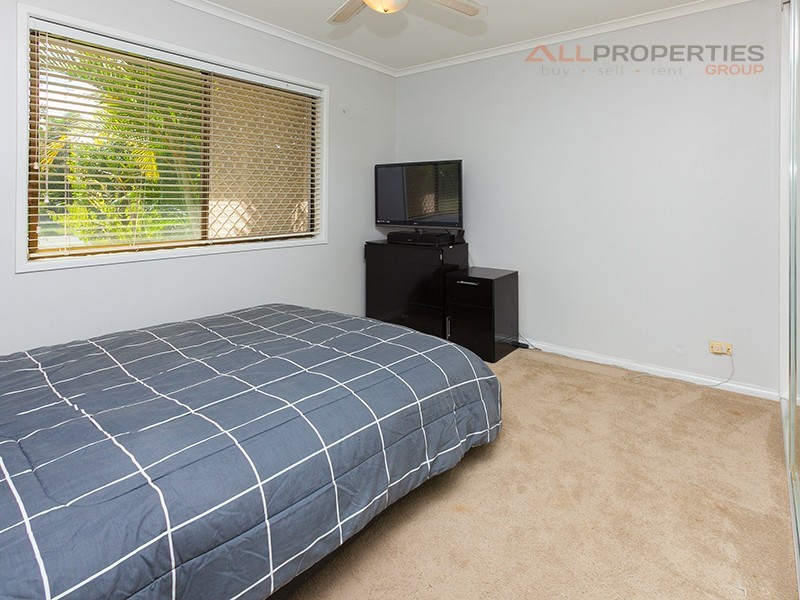 25 Enford Street, Hillcrest QLD 4118