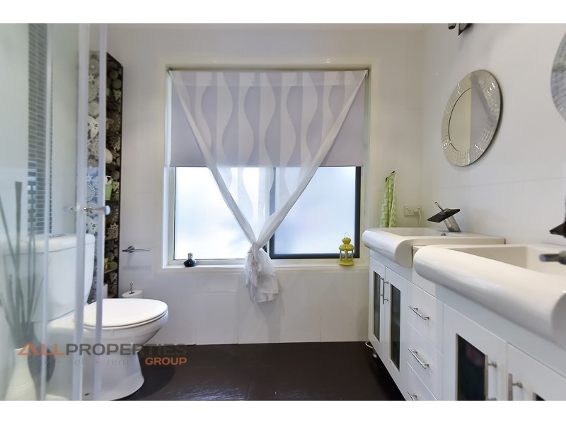 15 Yale Circuit, Forest Lake QLD 4078