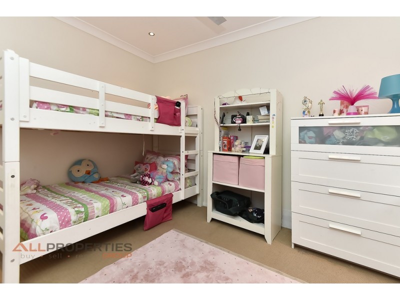 15 Yale Circuit, Forest Lake QLD 4078