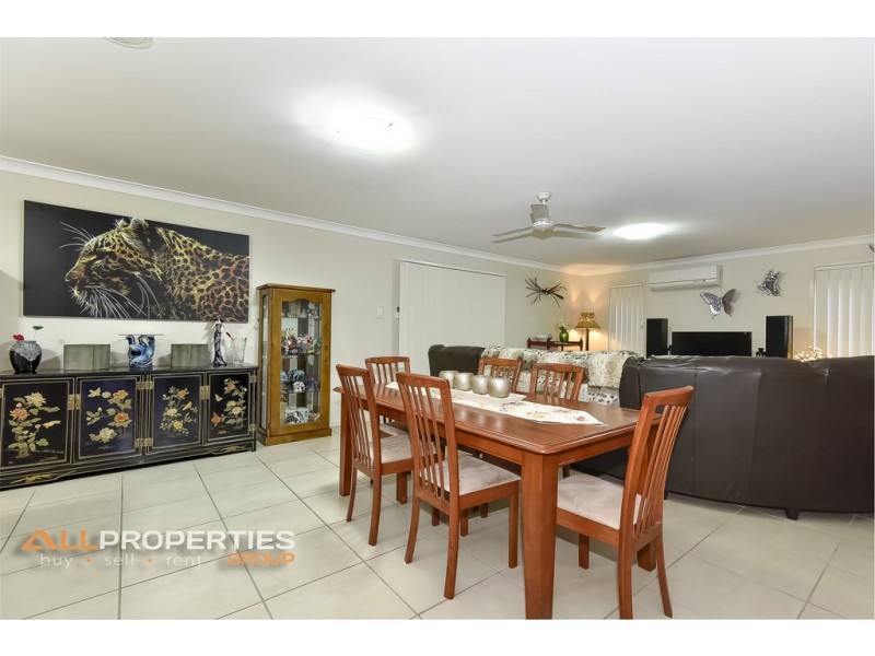 12 Linfield Street, Hillcrest QLD 4118