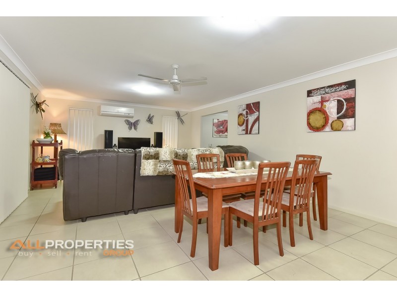 12 Linfield Street, Hillcrest QLD 4118