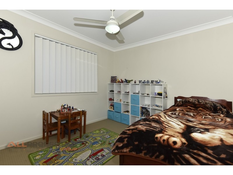 12 Linfield Street, Hillcrest QLD 4118
