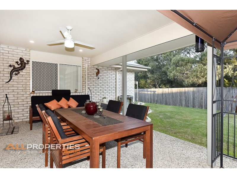 12 Linfield Street, Hillcrest QLD 4118