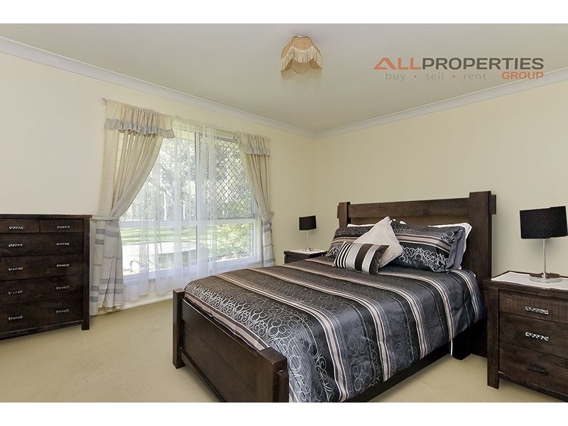 33-35 Palmerston Crt, Munruben QLD 4125