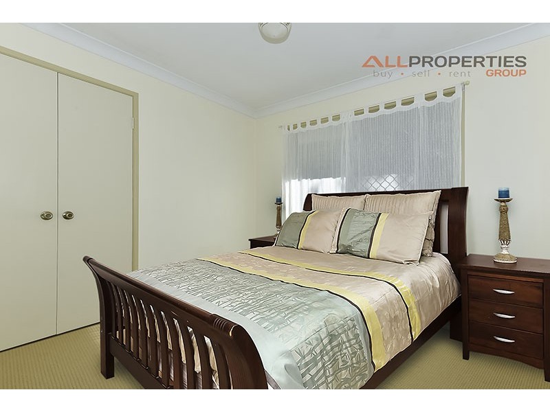 33-35 Palmerston Crt, Munruben QLD 4125