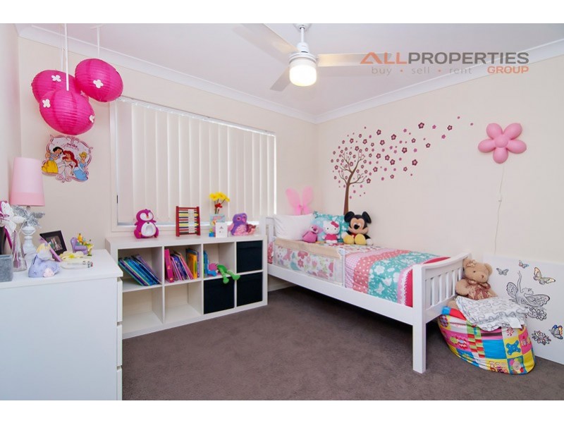 2/1 Emerald Drive, Regents Park QLD 4118