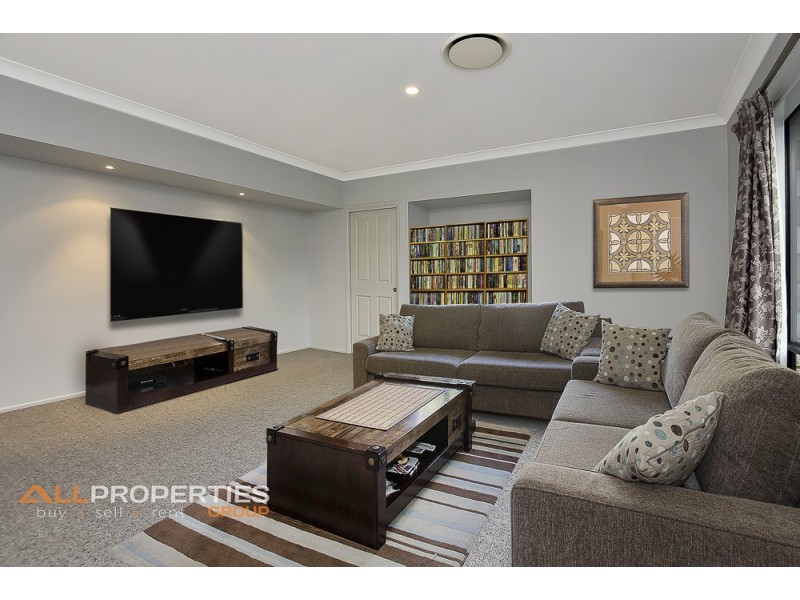 11 Elm Place, Heathwood QLD 4110