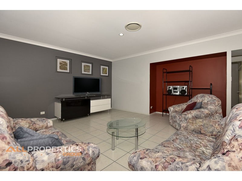 11 Elm Place, Heathwood QLD 4110